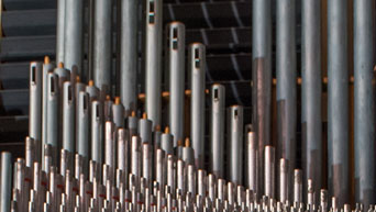 Organ at All Faiths Chapel 