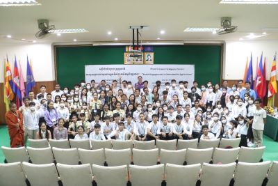 Students joined Dr. Ignacio A. Ciampitti on the closing remarks on the first “Youth Engagement in Sustainable Agriculture” symposium mainly funded by Corteva Agriscience, and supported by CE SAIN, SIIL, and DGFSC.