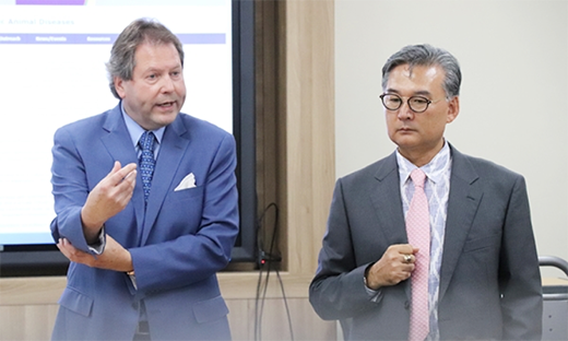 Jürgen Richt, director of the Center of Excellence for Emerging and Zoonotic Animal Diseases at Kansas State University, joins Young Lyoo, dean of veterinary medicine at Konkuk University in Seoul, South Korea.