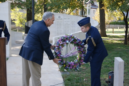 Laying Wreath at VVM