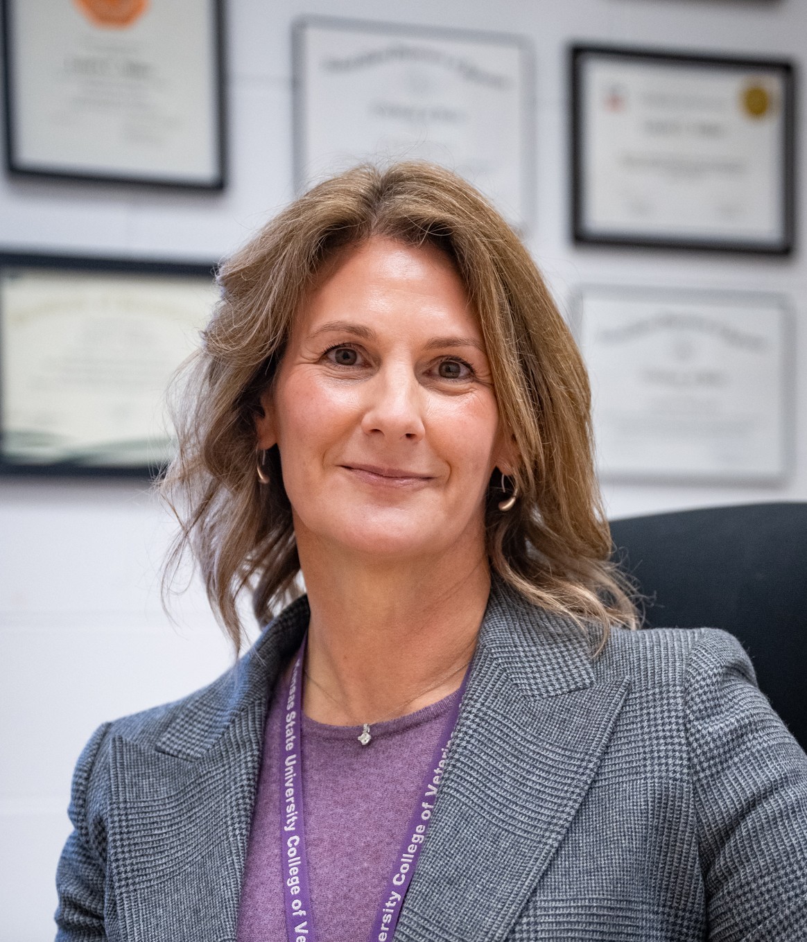 Laura Miller headshot