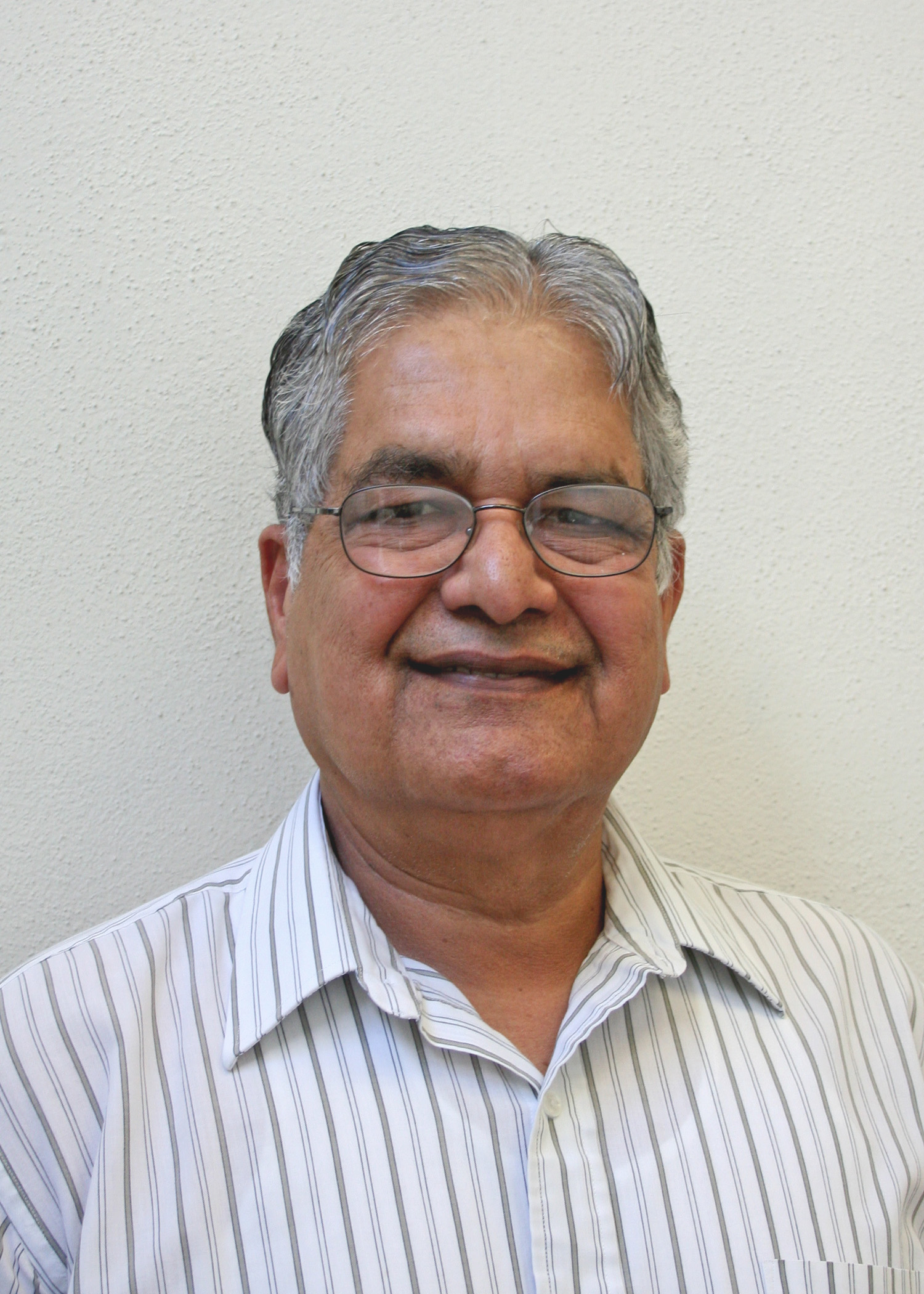 Dr. Akkina