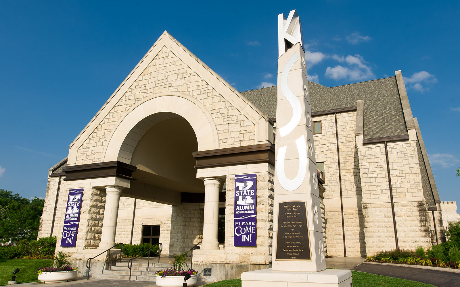 An outdoor photo of the K-State Alumni Center.