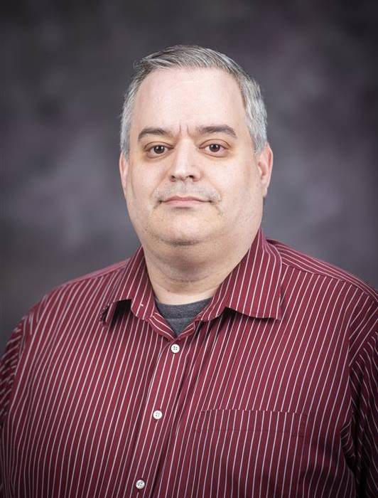 Derek Lewis headshot