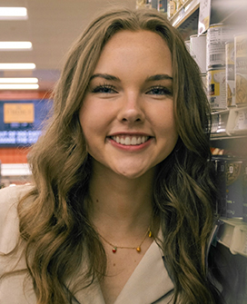 A headshot of dietician Lauren Darrah