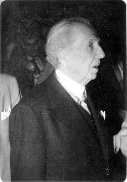 World famous architect Frank Lloyd Wright in the old Auditorium of then Kansas State College in April 1952.