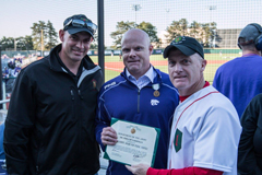 Major General Grigsby presentes Phill Vardiman with award