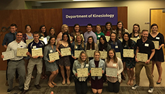 Students recognized at Department of Kinesiology scholarship banquet Kinesiology 장학금학과에서 인정 된 베트남 베트남 카지노들