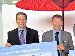 Hans Coetzee on the left and Laurent Goby, a global marketing senior manager with Boehringer Ingelheim animal health business unit