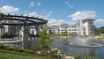 Fountain at Jardine Apartments 