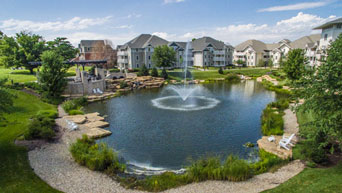 Fountain at Jardine Apartments 