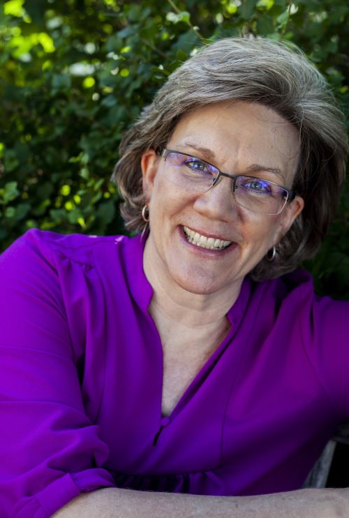Kerri Keller Headshot