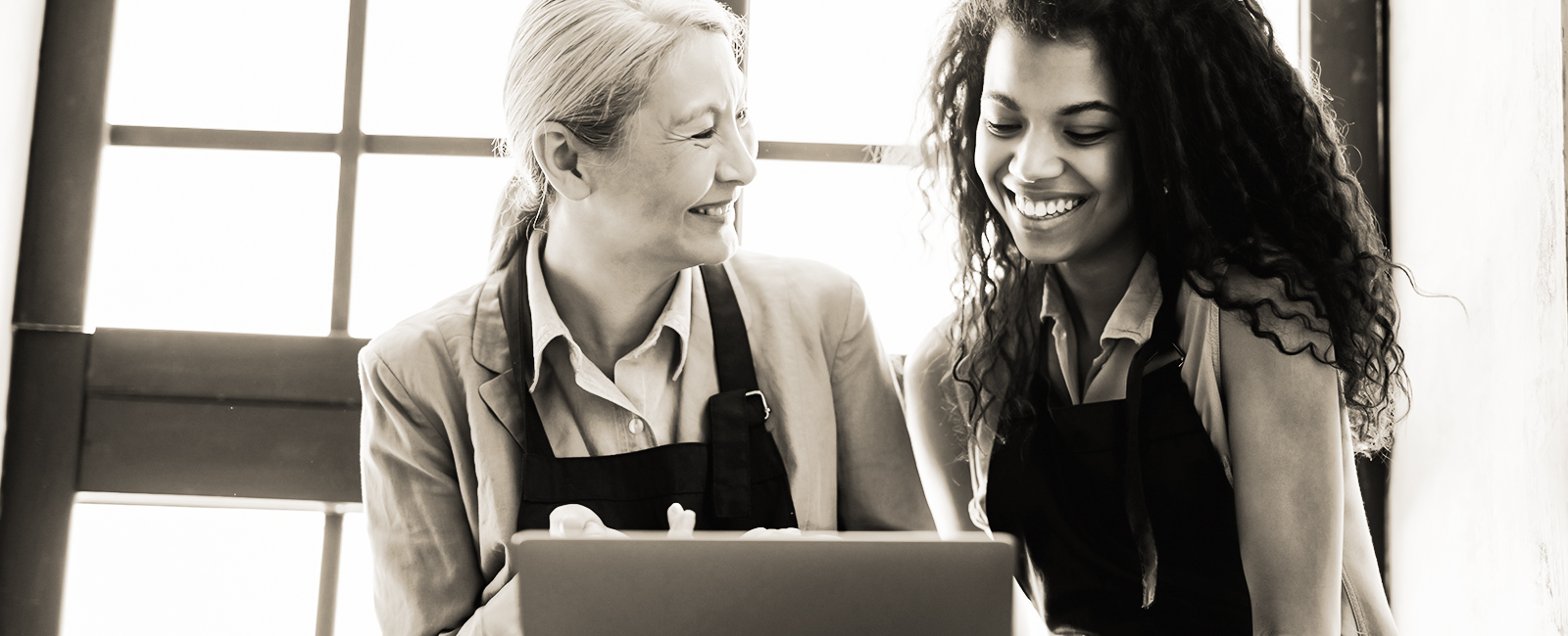 Woman talking to a female student