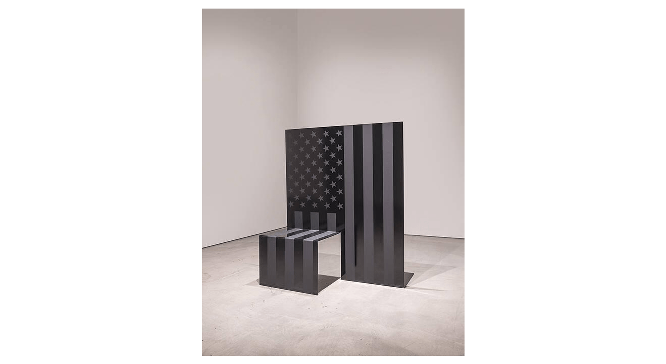 Photo of kneeling flag sculpture