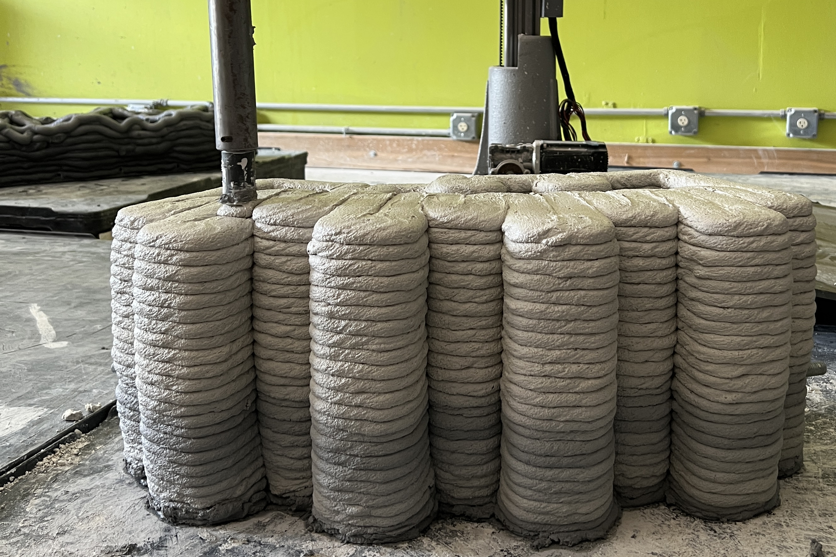 A 3D-printed concrete building block 