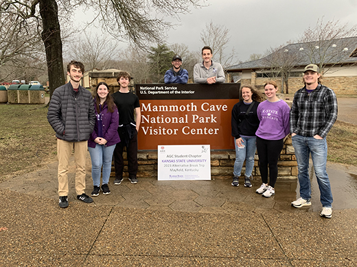 Engineering students' service trip Engineering students' service trip