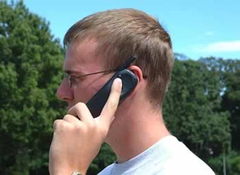 guy talkin gon cell phone