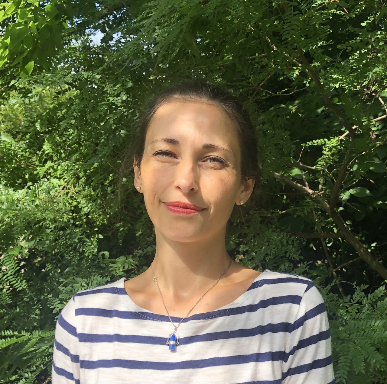 A picture of Helene Avocat.