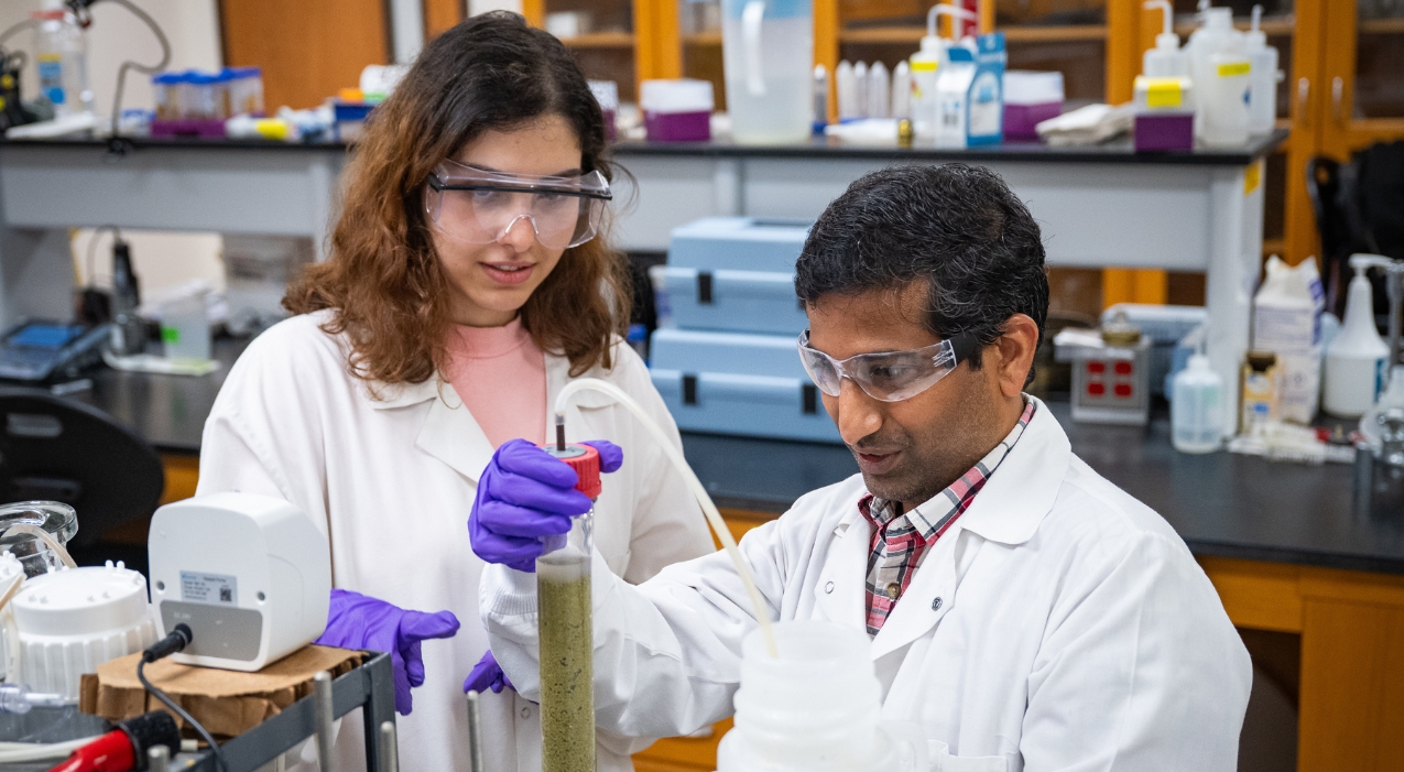 Prathap Parameswaran works with Parnian Mohammadiansemnani, a graduate research assistant in civil engineering, in his lab.