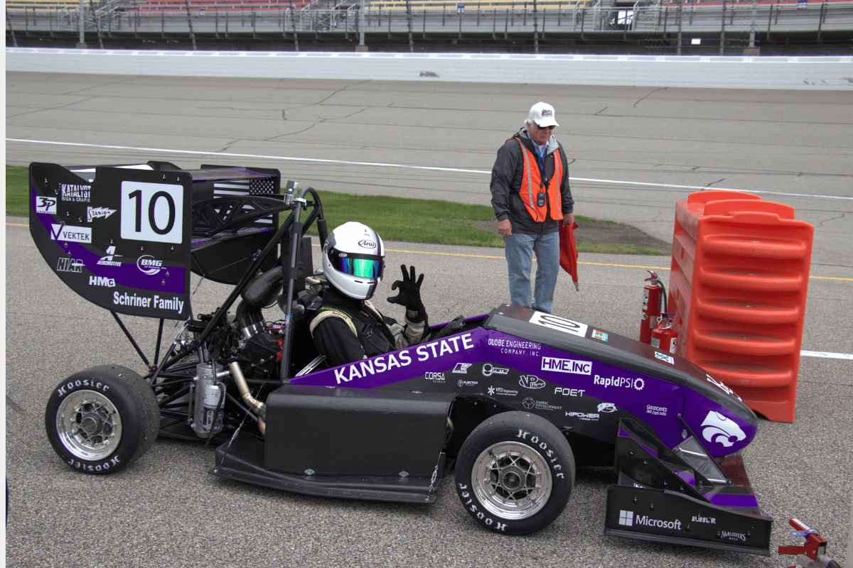 Carter prepares to start michigan practice pad 