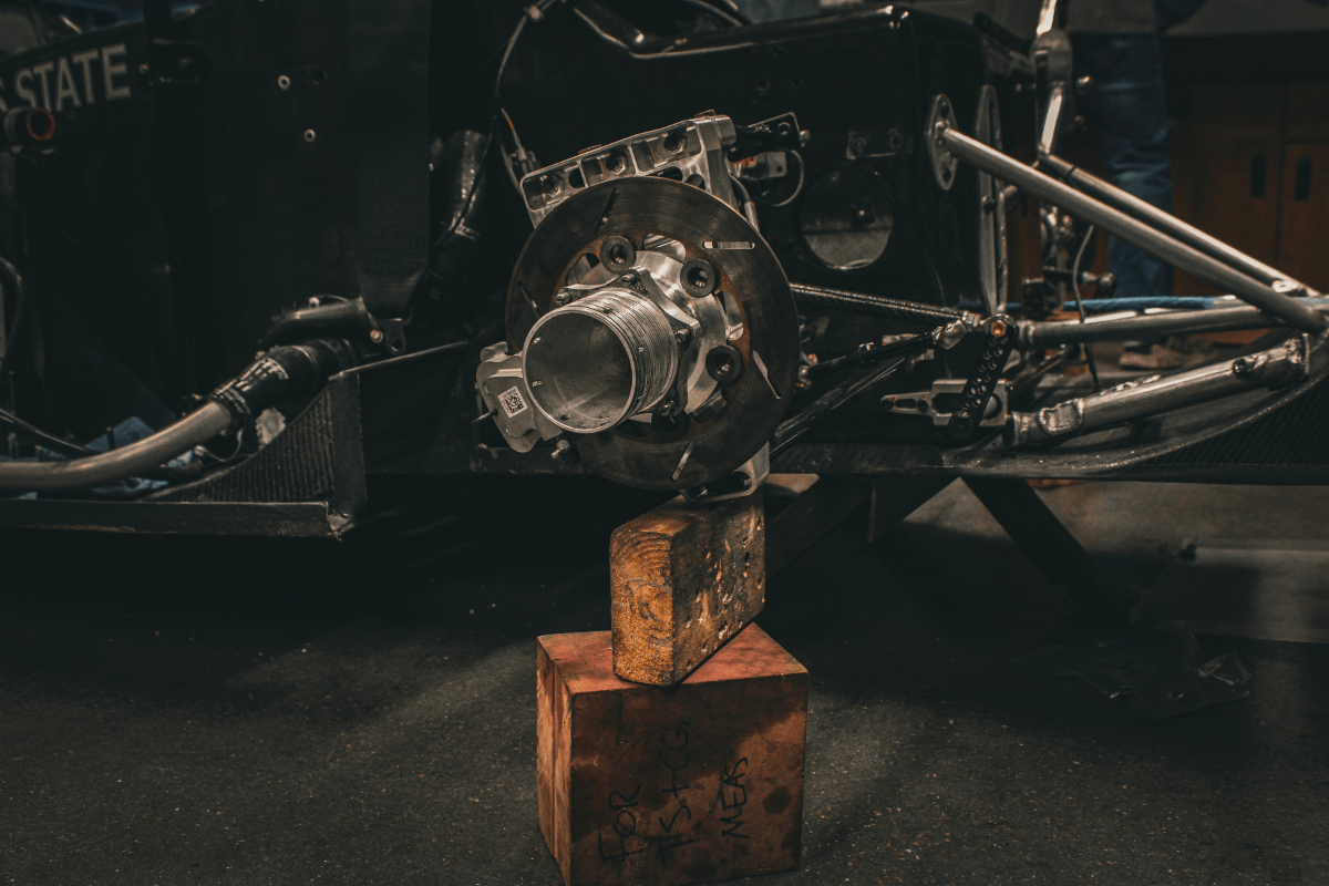 The Suspnesion revealed without the tire on the car The Suspnesion revealed without the tire on the car