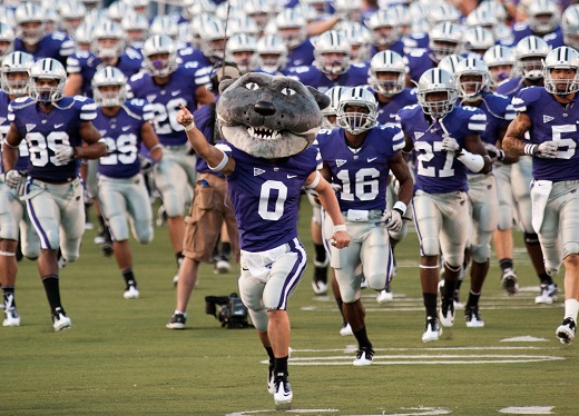 Willie the Wildcat and the K-State football team