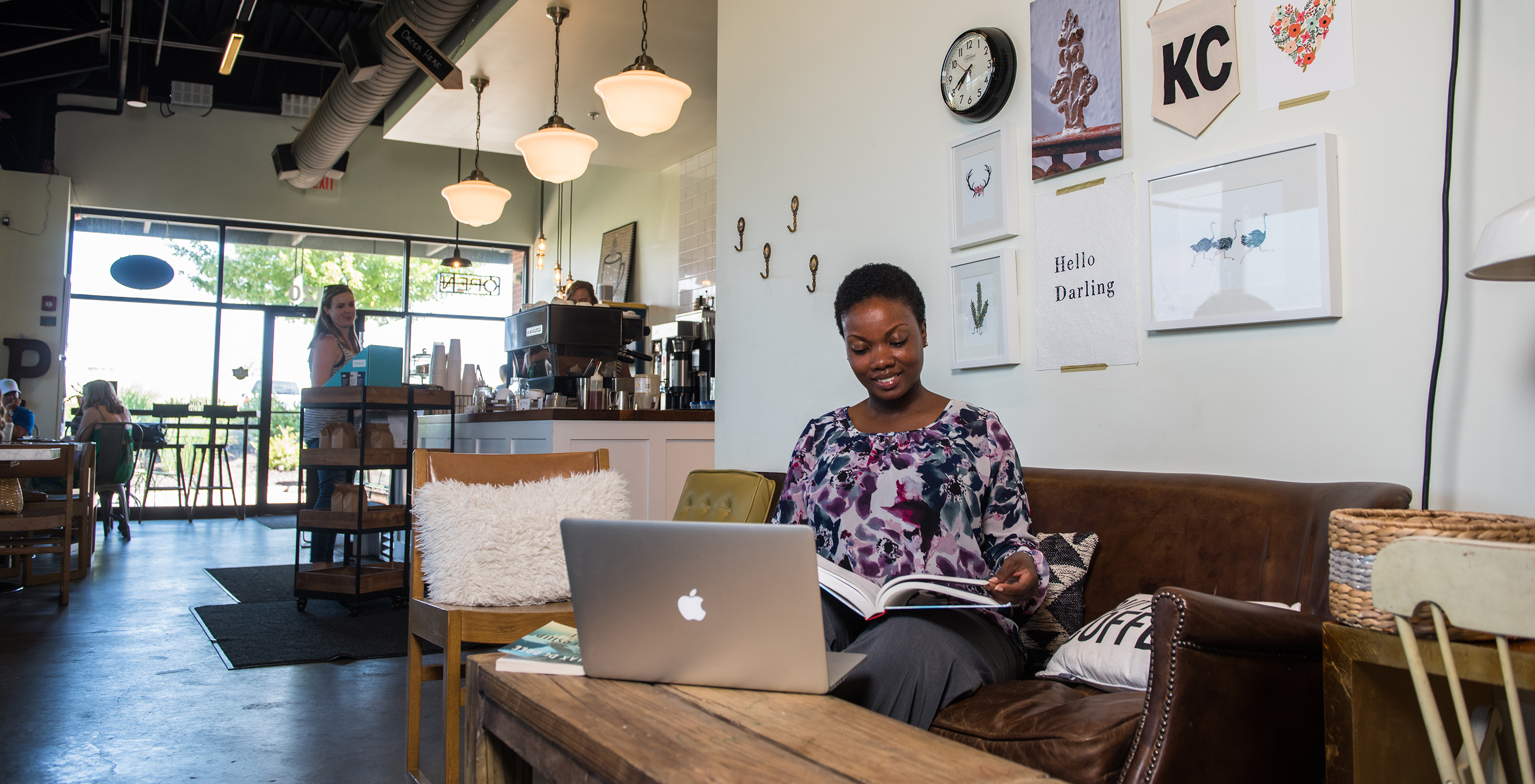 Student studying in coffee shop