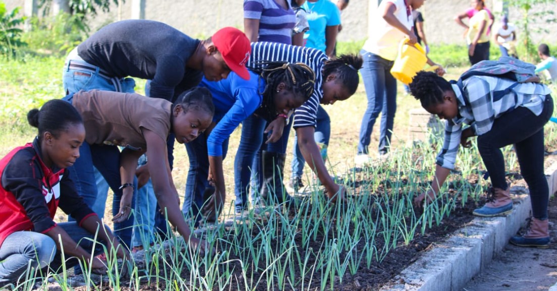 gardening students