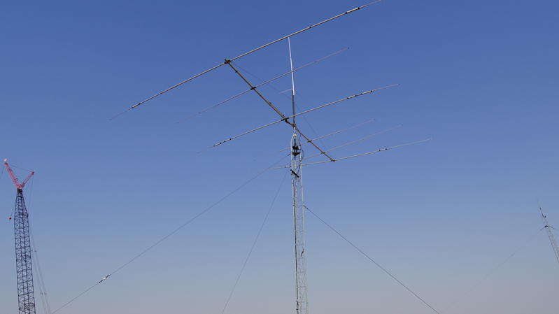 Close up of the TH6DXX installation